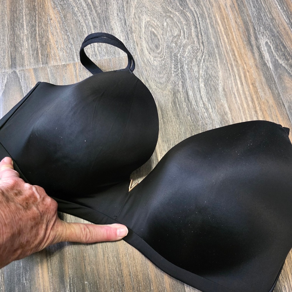 Victorias Secret Black Wireless T-Shirt Bra Gold V Hardware 38DD